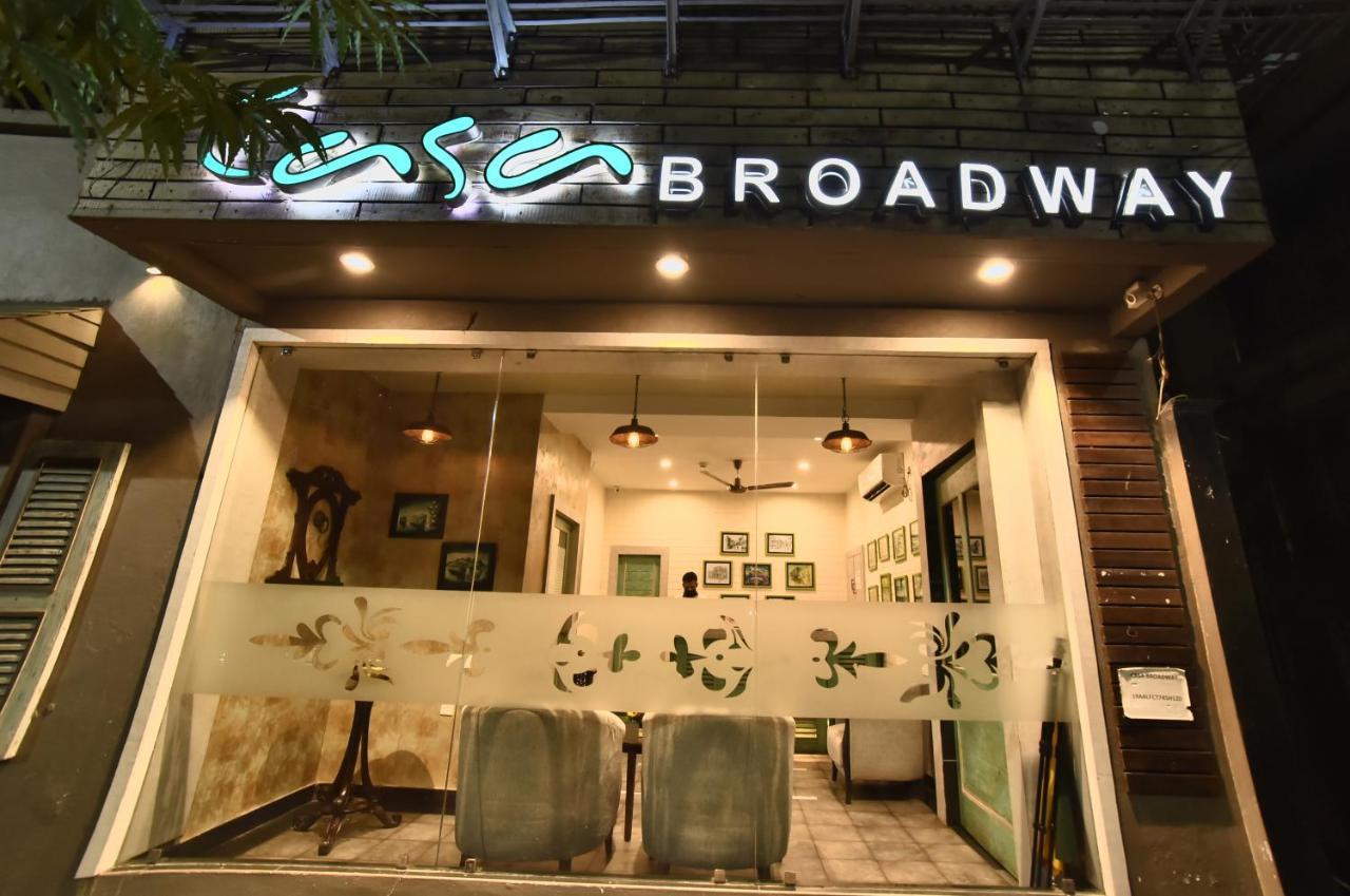 Casa Broadway-A Boutique Hotel Kolkata Bagian luar foto