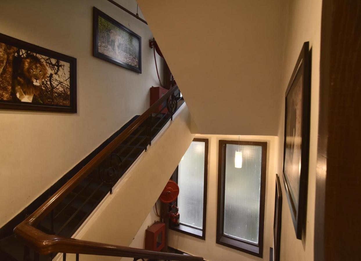 Casa Broadway-A Boutique Hotel Kolkata Bagian luar foto