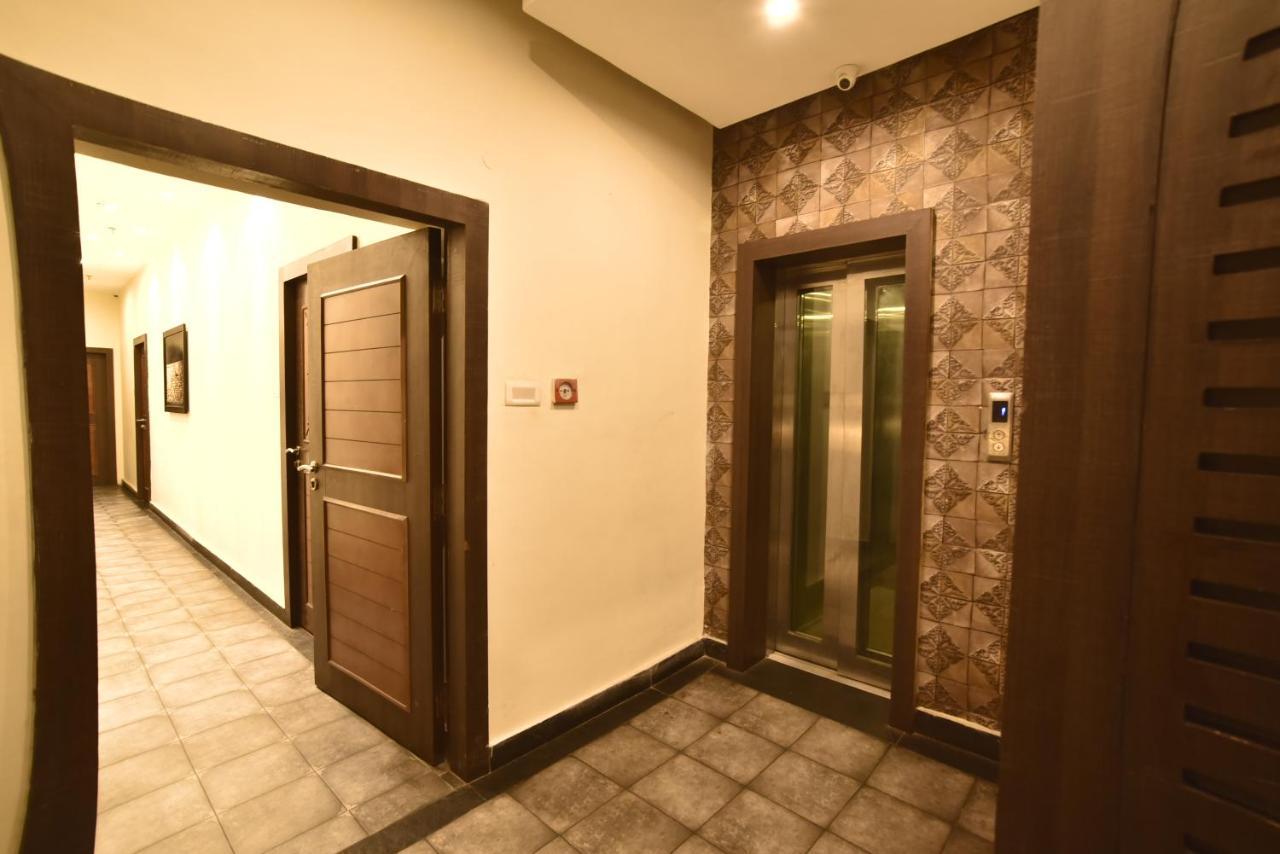 Casa Broadway-A Boutique Hotel Kolkata Bagian luar foto