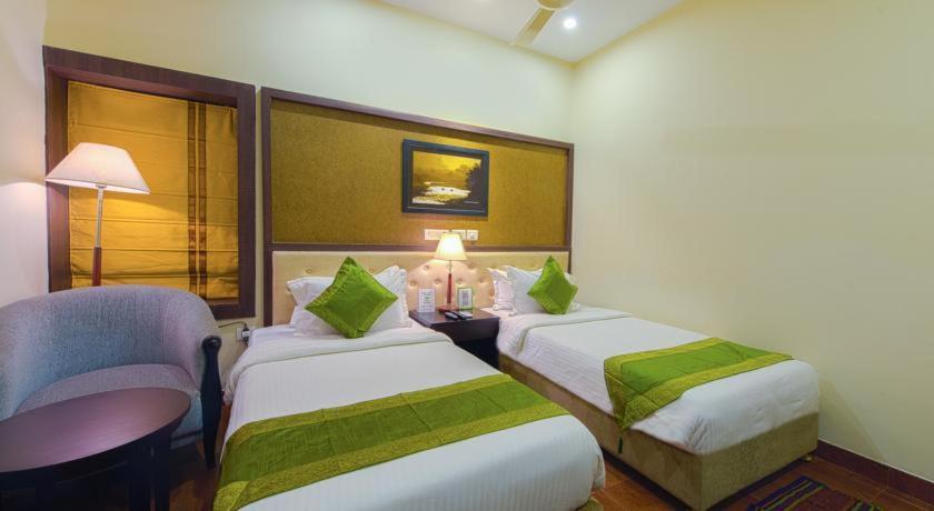 Casa Broadway-A Boutique Hotel Kolkata Bagian luar foto