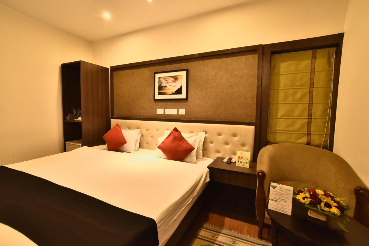 Casa Broadway-A Boutique Hotel Kolkata Bagian luar foto