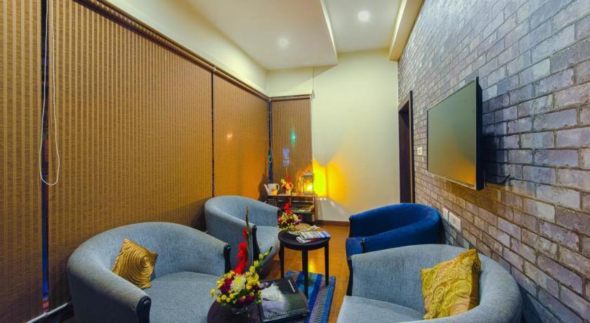 Casa Broadway-A Boutique Hotel Kolkata Bagian luar foto