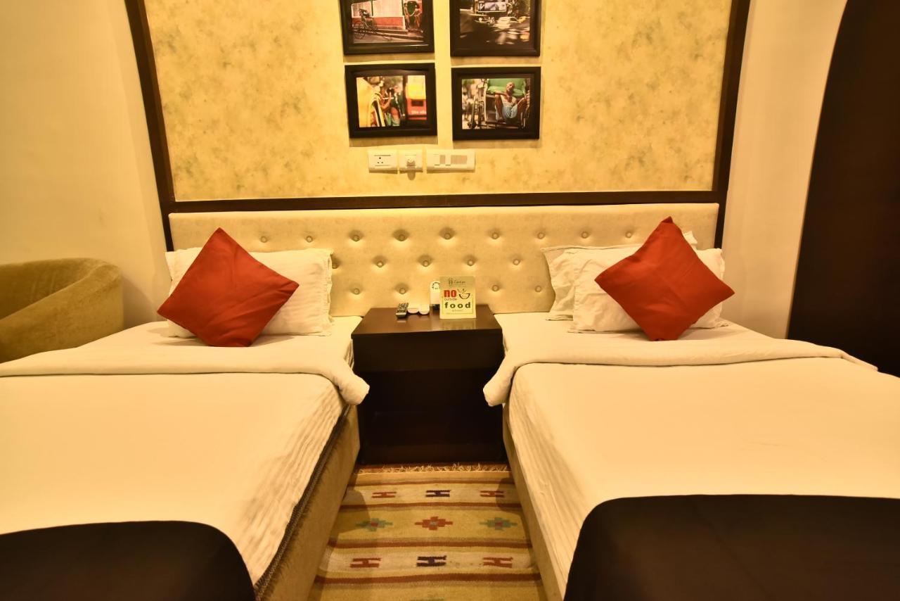 Casa Broadway-A Boutique Hotel Kolkata Bagian luar foto