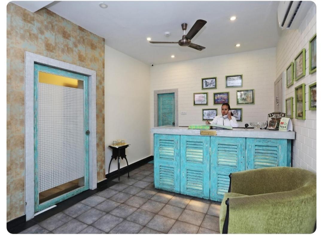 Casa Broadway-A Boutique Hotel Kolkata Bagian luar foto