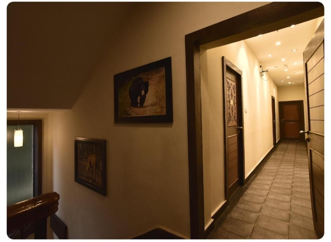 Casa Broadway-A Boutique Hotel Kolkata Bagian luar foto