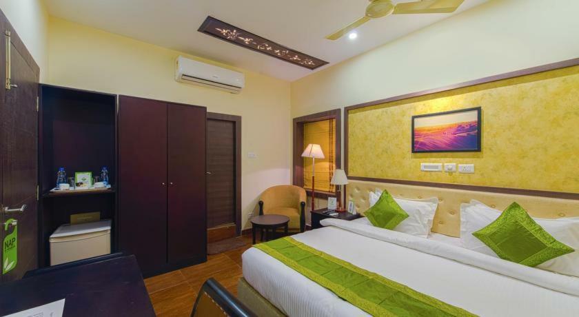 Casa Broadway-A Boutique Hotel Kolkata Bagian luar foto