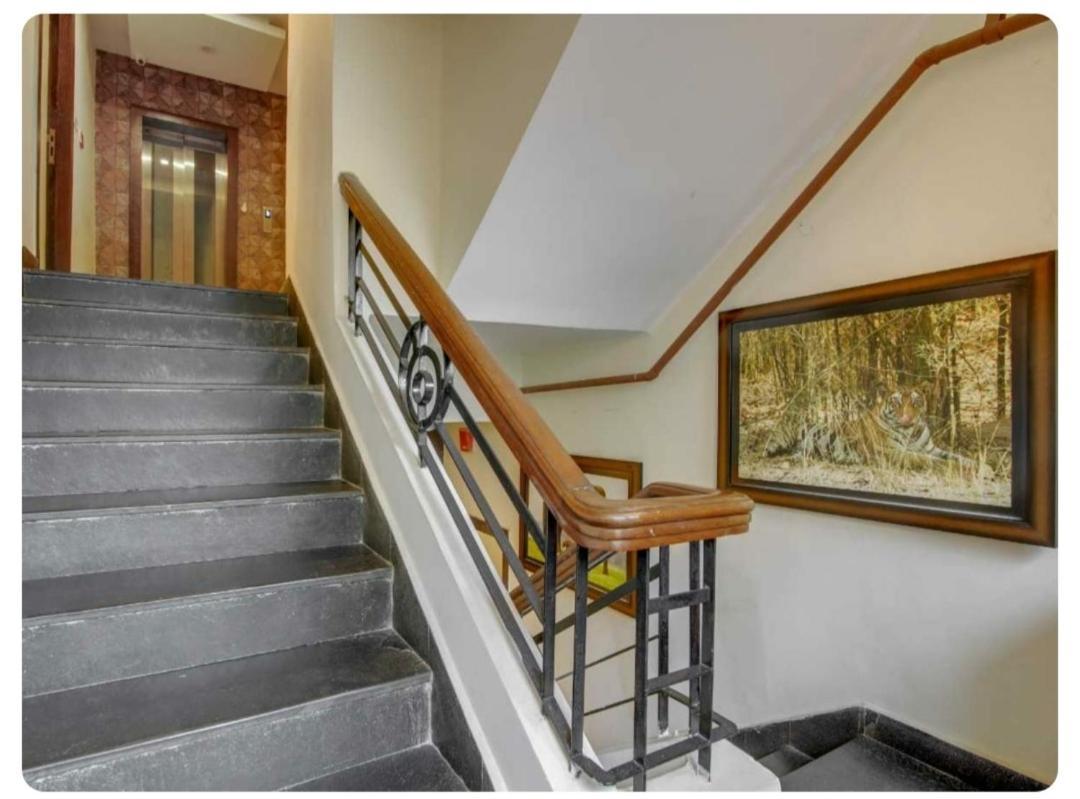 Casa Broadway-A Boutique Hotel Kolkata Bagian luar foto