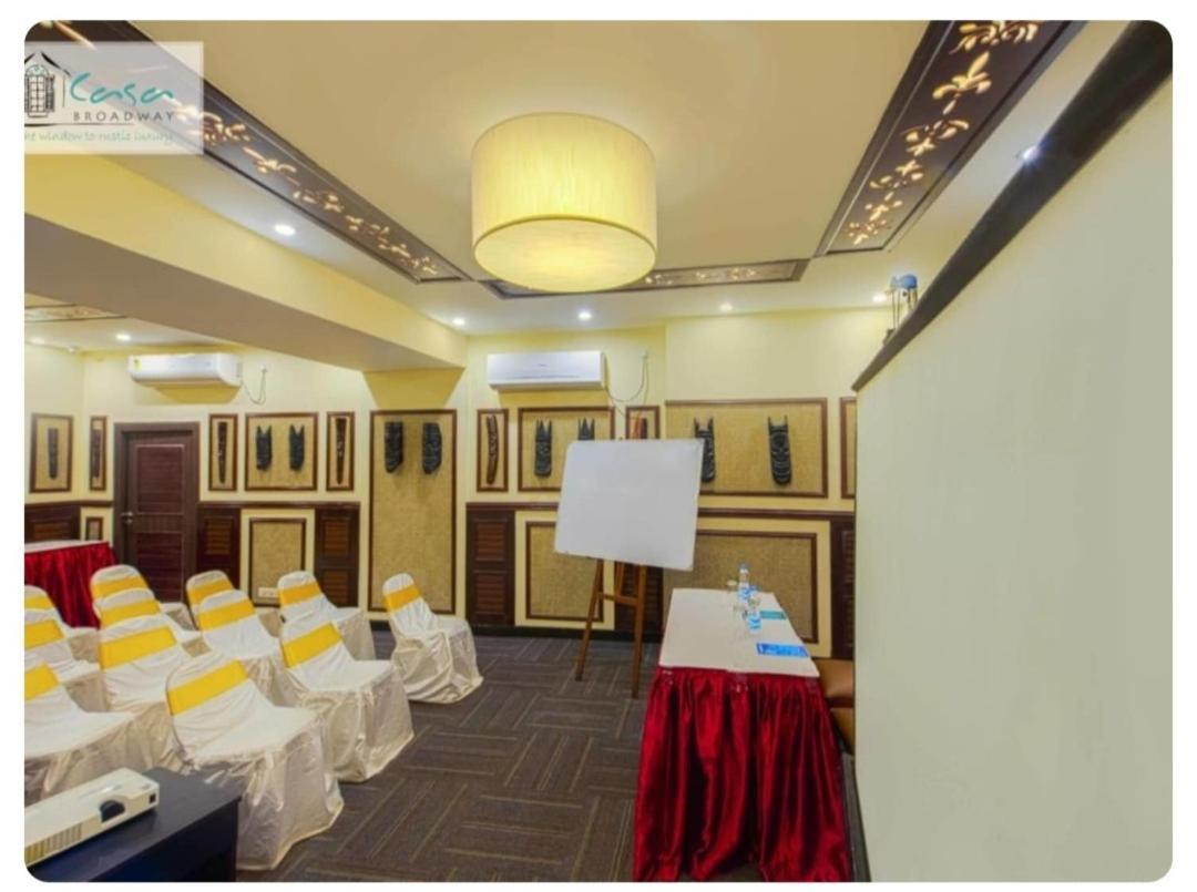 Casa Broadway-A Boutique Hotel Kolkata Bagian luar foto